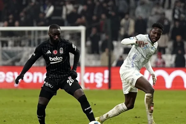Trendyol Süper Lig’de Kritik Dakikalar: Üçüncülük İçin Nefesler Tutuldu! Beşiktaş ve Kayserispor İlk Yarıda Sınav Veriyor